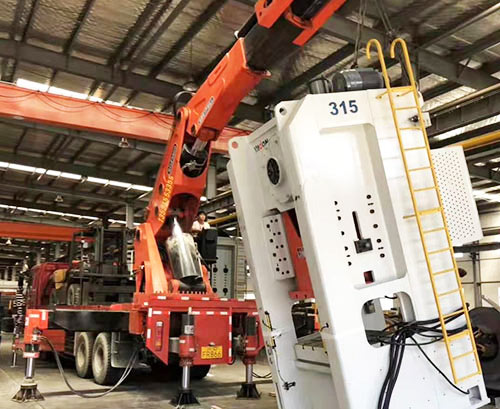 东平附近随车吊出租，轻松解决运输难题