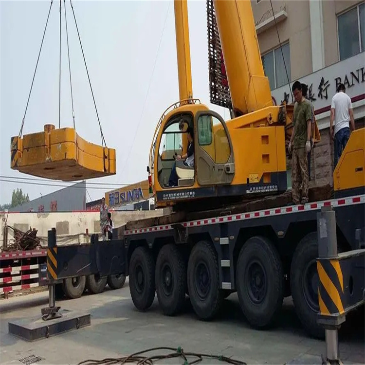 东平当地吊车出租|机器吊装|75吨|工厂搬迁服务